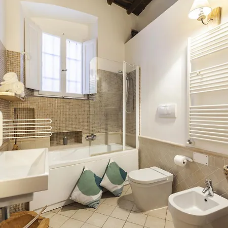 Campo Dei Fiori Nest Apartment